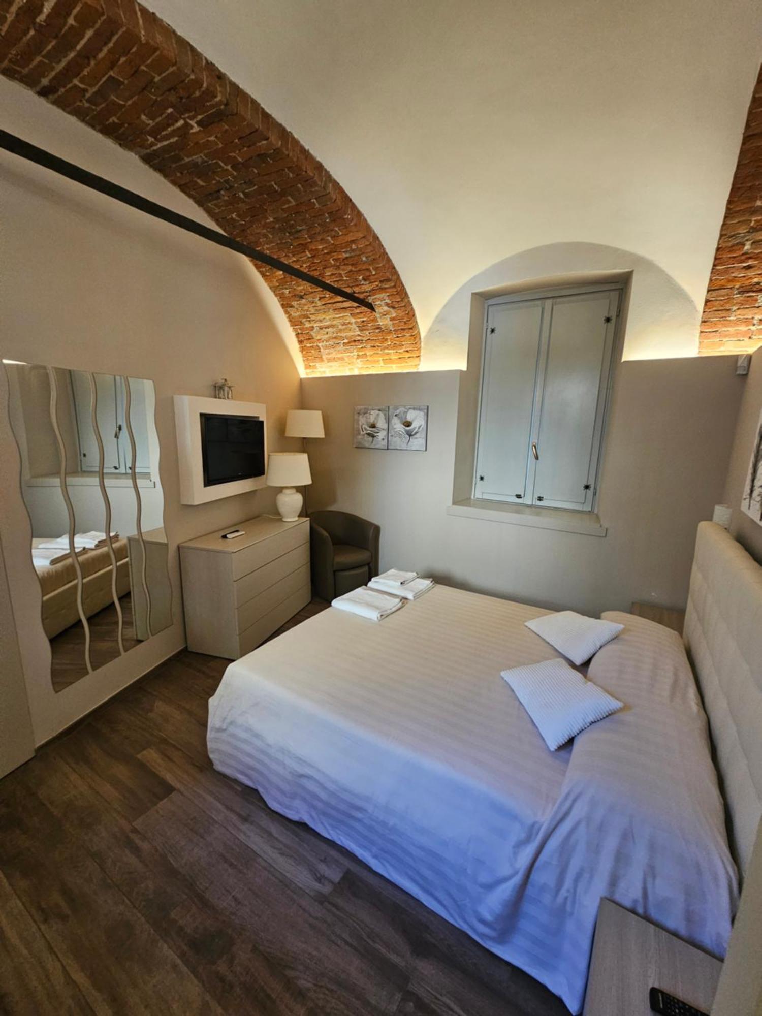 Bilocale In Centro Storico! Apartment Alba  Luaran gambar