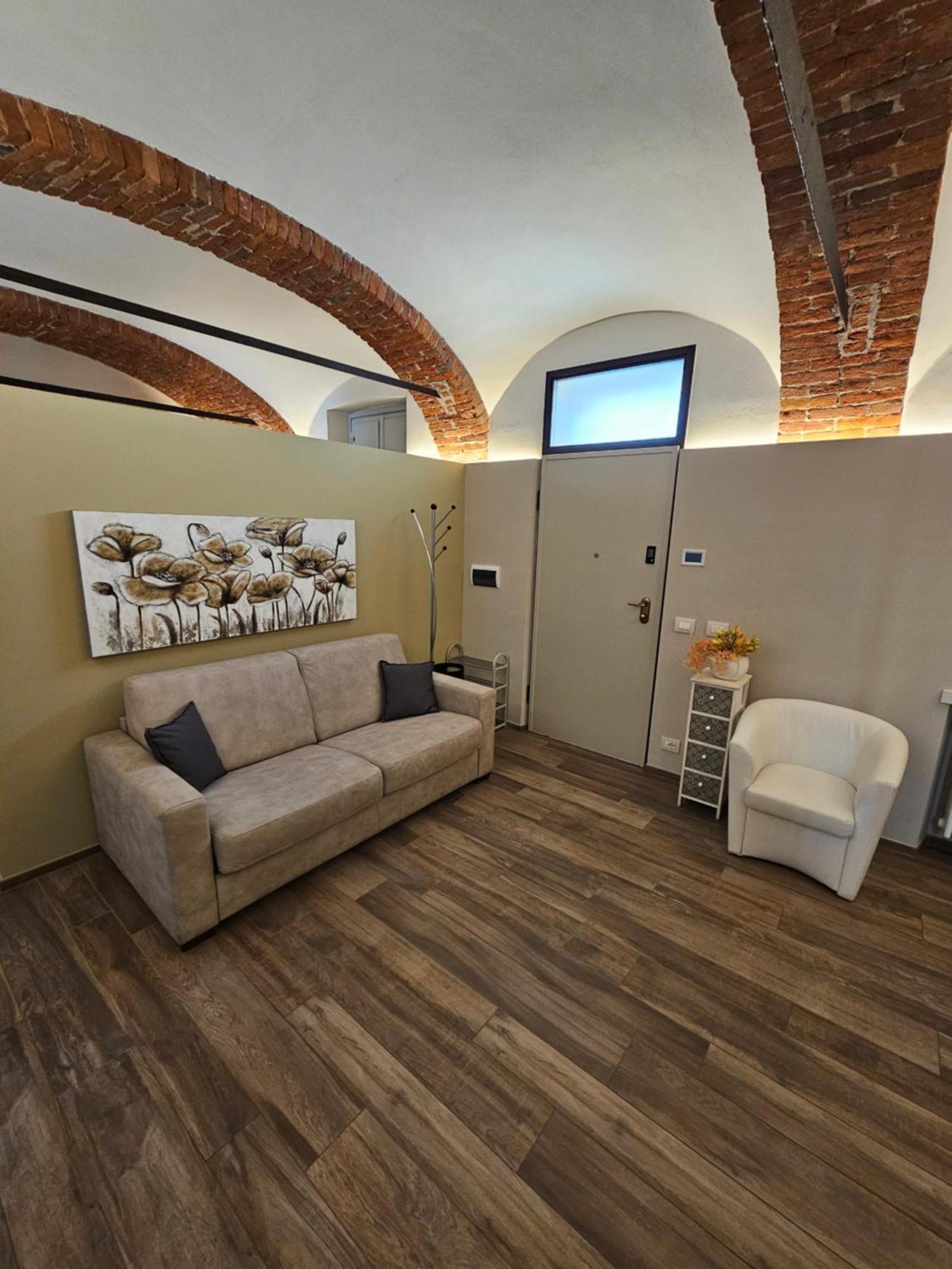 Bilocale In Centro Storico! Apartment Alba  Luaran gambar