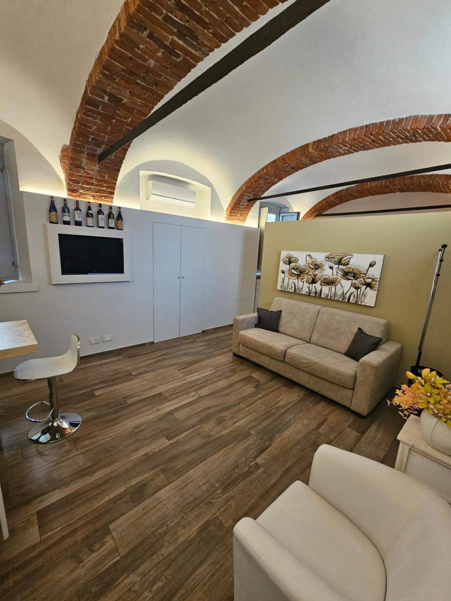 Bilocale In Centro Storico! Apartment Alba  Luaran gambar