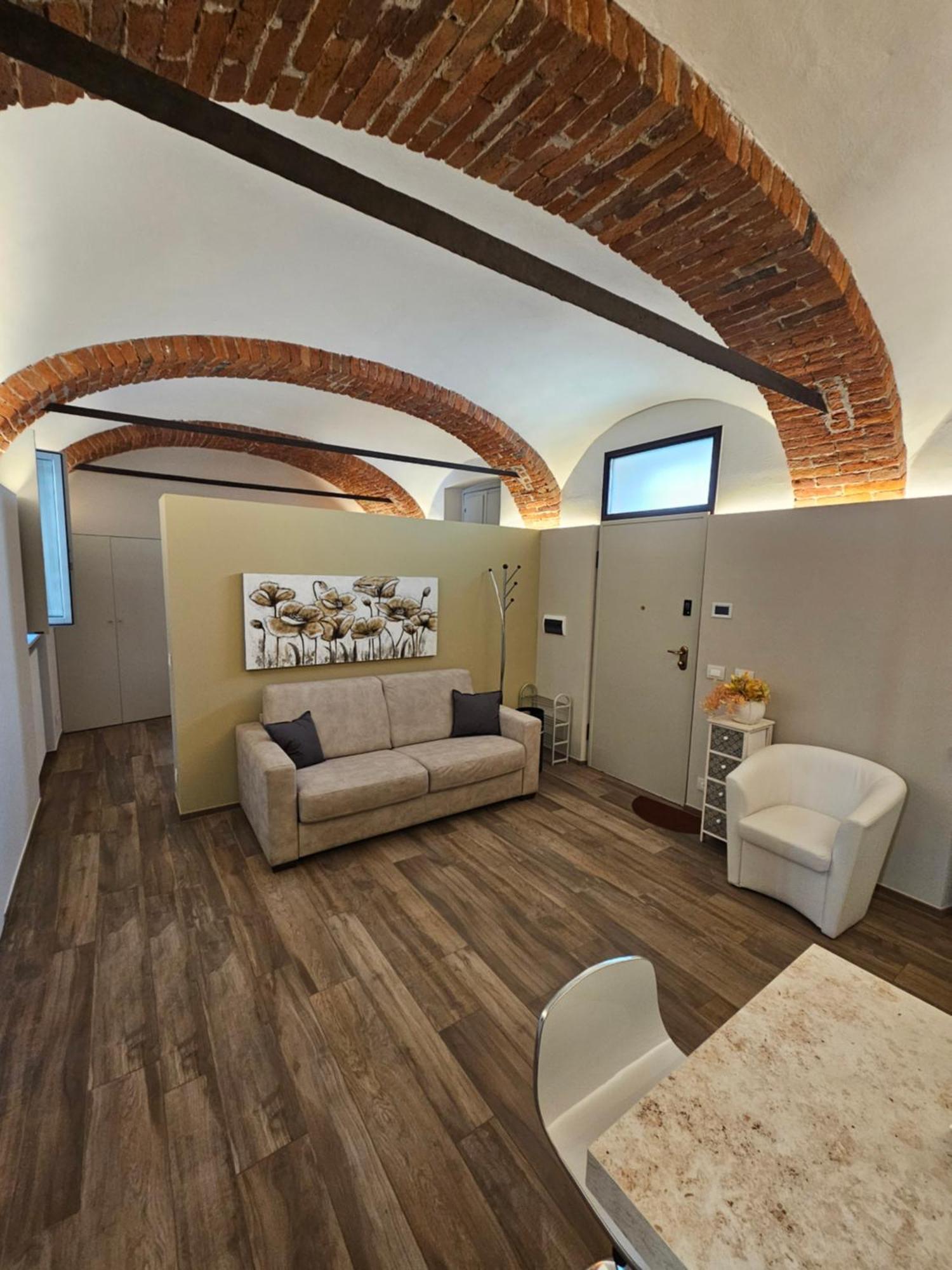 Bilocale In Centro Storico! Apartment Alba  Luaran gambar