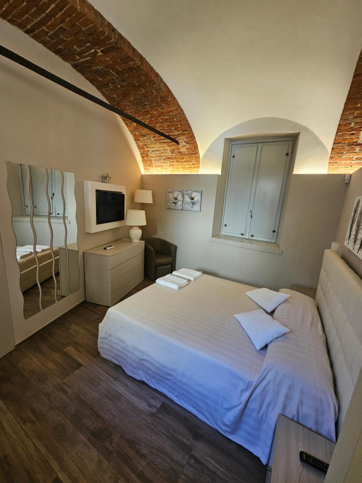 Bilocale In Centro Storico! Apartment Alba  Luaran gambar